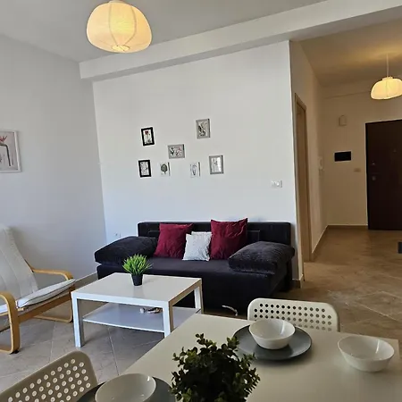 With Sea View 180 Апартаменты *